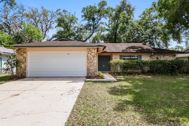 Building Photo - 2303 Willow Branch Ave