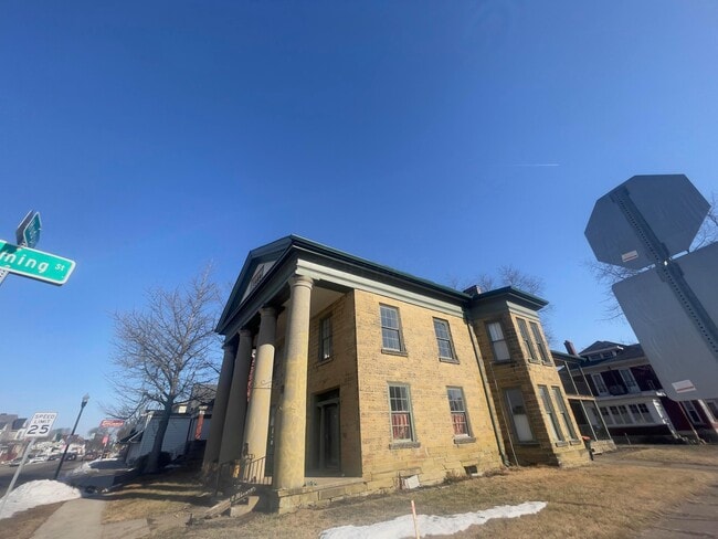 Photo - 166 Hudson Ave Unit 8