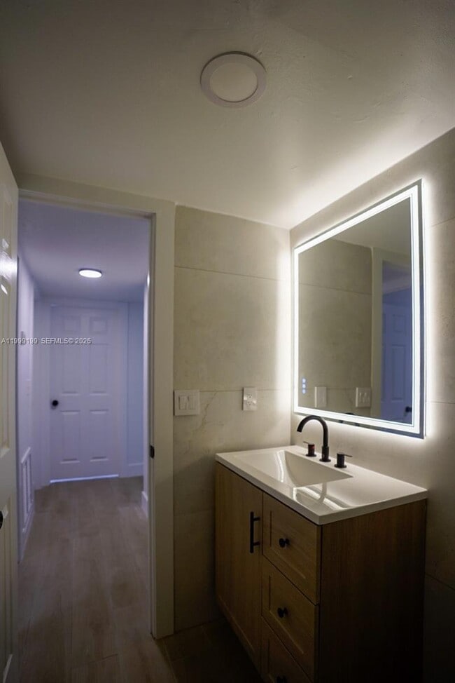 Photo - 530 SE 2nd Ave Unit F2