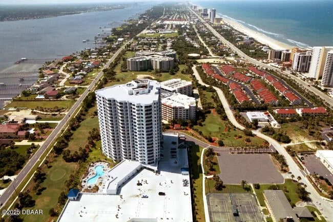 Photo - 2 Oceans W Blvd Unit 707