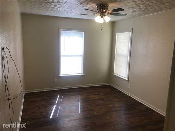 Photo - 321 Bradley St