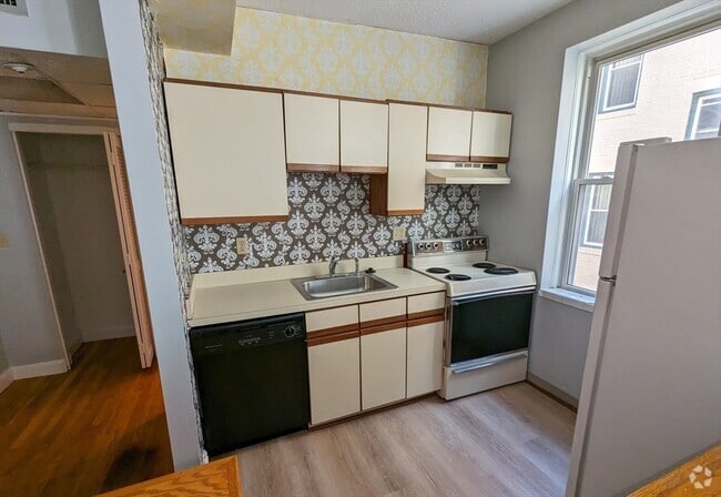 Building Photo - 1415 Commonwealth Ave Unit 302 Rental