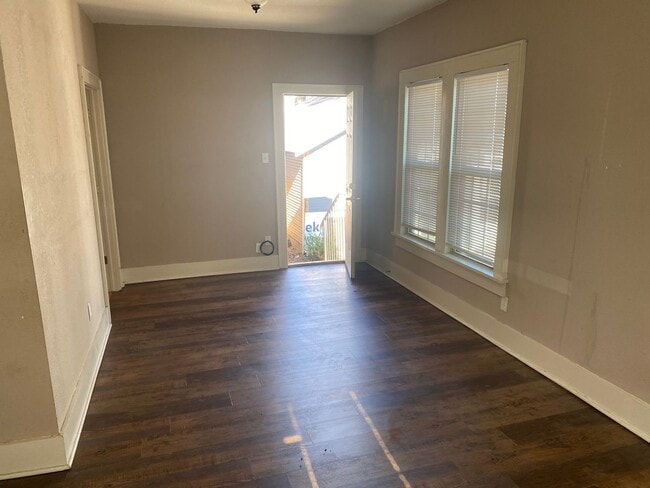 Photo - 3 Bedroom and 2 Bath in Durrant