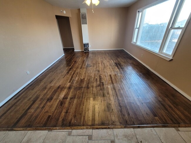 Photo - 1012 E Brazos St