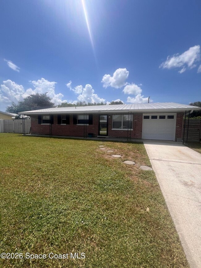 Photo - 2407 Lakeview Dr
