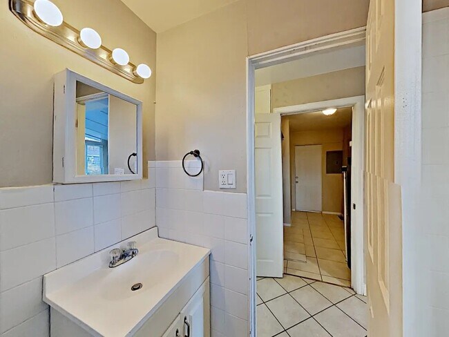 Photo - 190 Ember St