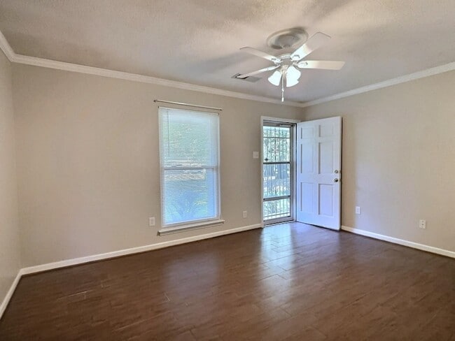 Photo - 495 Greenview Cove