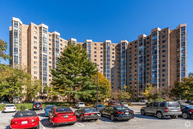 5901 - 5904 Mount Eagle Dr - Montebello