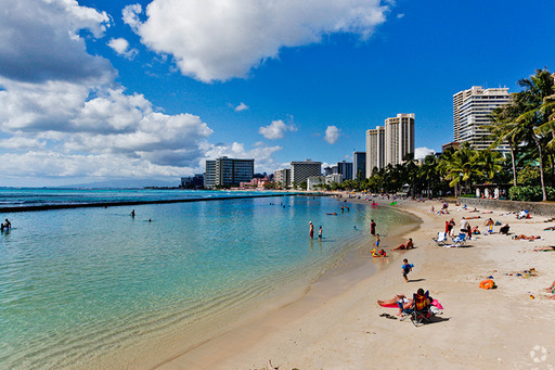 Building Photo - Waikiki 2/1 Diamond Head Views Unit 3906 Rental