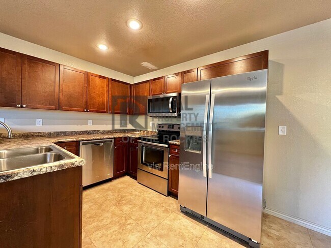 Photo - 203 E 6th St Unit 4