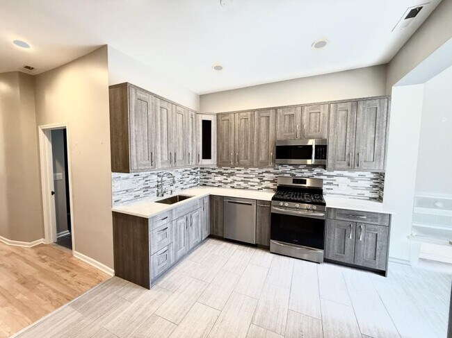 Photo - 1 bedroom in Chicago IL 60642 Unit 2