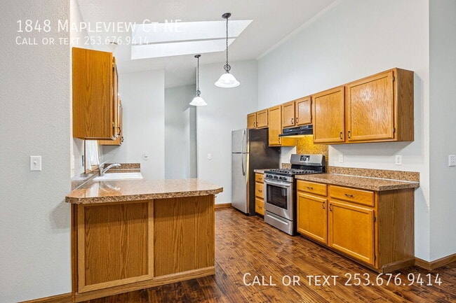 Photo - 1848 Mapleview Ct NE