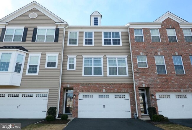 Photo - 326 W Hamlin Ave