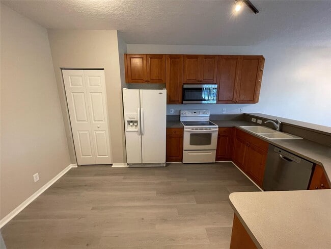 Photo - 7423 SW 8th St