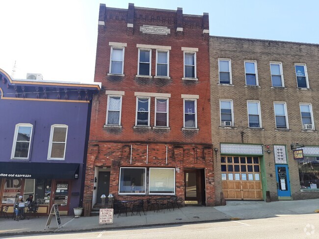 Building Photo - 19 W Washington St Unit 3rd Floor Rental