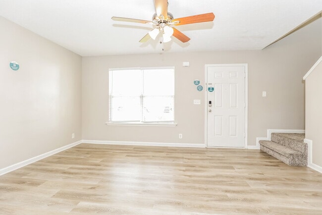 Photo - 1081 Lakewalk Dr