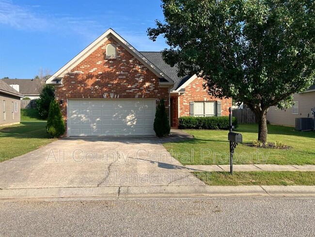 Building Photo - 2045 Forest Lakes Ln