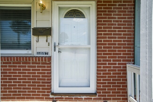 Photo - 1037 Randall Ct