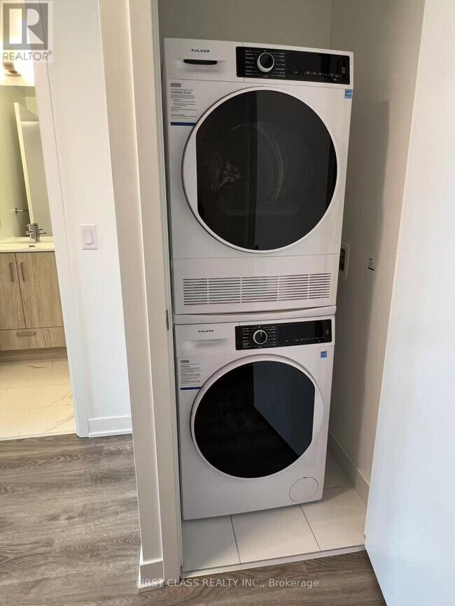 Photo - 180 Front St E Unit 3511