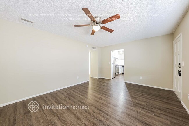 Photo - 2929 W Michelle Dr