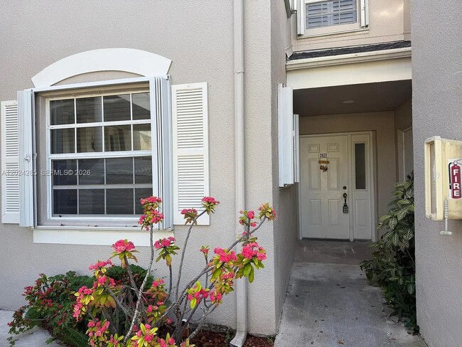 Building Photo - 2621 SE 21st Ct Unit 105-B