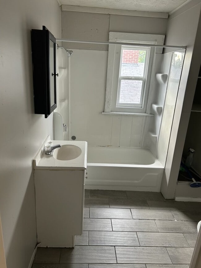 Photo - 1626 Lawton Ave