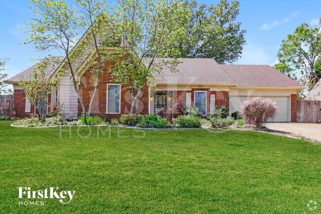 Building Photo - 3707 Oak Forest Dr Rental