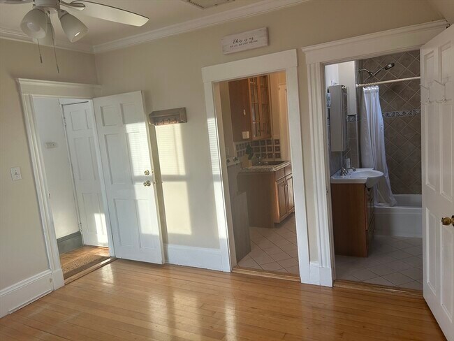 Photo - 160 Washington St Unit #4