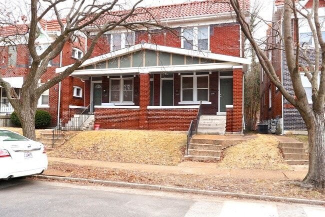 Building Photo - 2204-2206 Portis Ave. Unit 2206 A