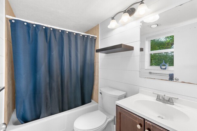 Photo - 1101 Crystal Lake Dr Unit 309