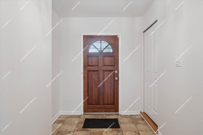 Photo - Rare Rental! Beautiful 1900 sq ft 3-bedroo...