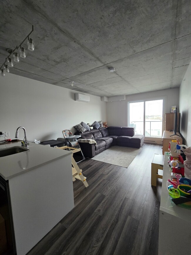 Photo - 1431 Av. de la Gare