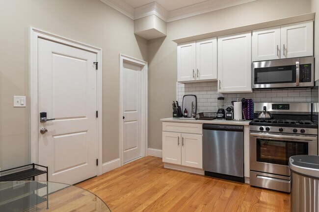 Photo - 33 N Margin St