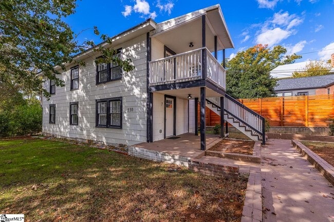 Photo - 530 Peronneau St