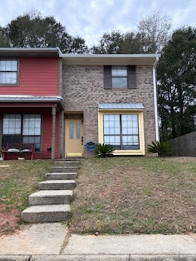 Building Photo - Lakeside Townhomes, Daleville Alabama