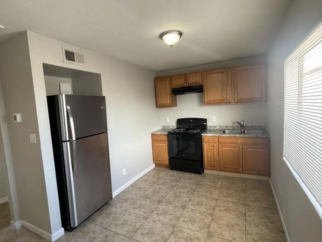 Photo - 1444 S 13th Ave Unit 4