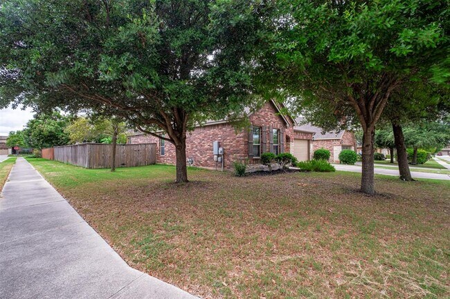 Photo - 2955 Angelina Dr