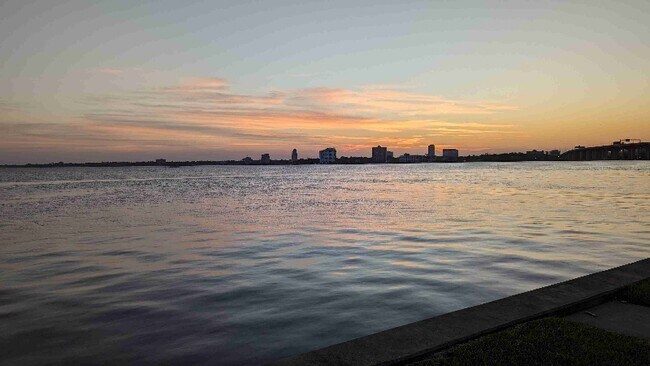 Photo - 834 Cedar St