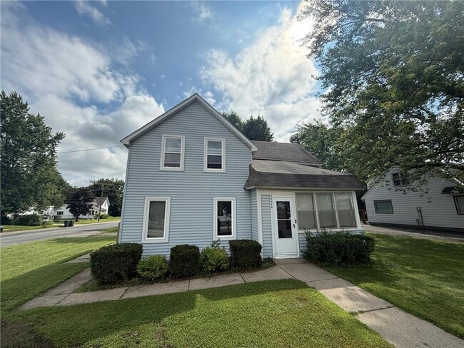 Photo - 20660 Holyoke Ave