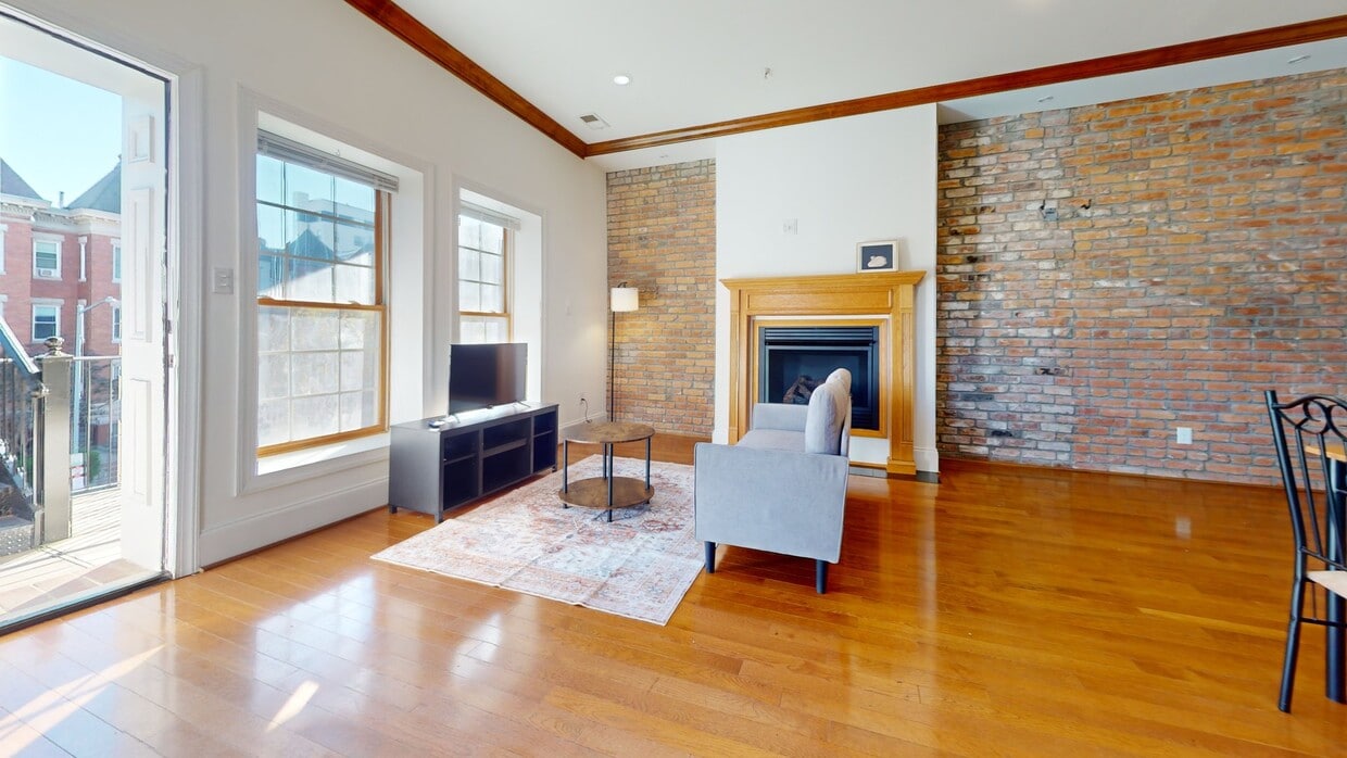 Photo - Private bedroom in 3 bed/3.5 bath Home