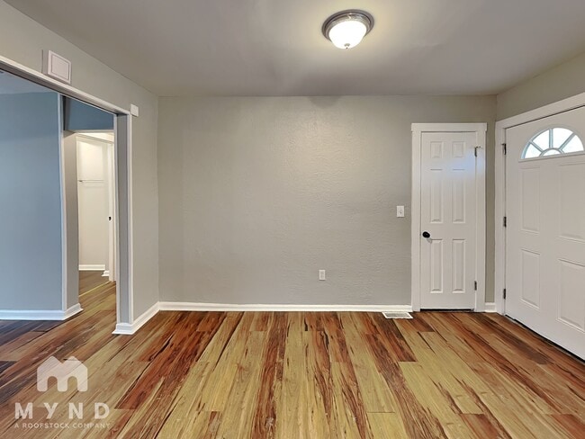 Photo - 1190 Geers Ave