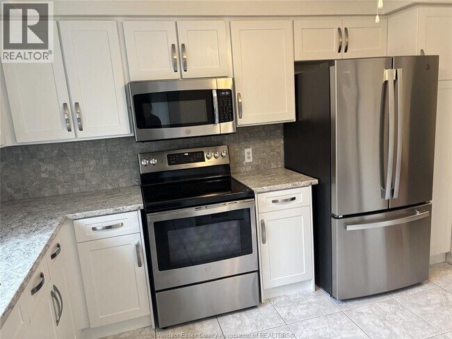 Photo - 3154 Regis Ave