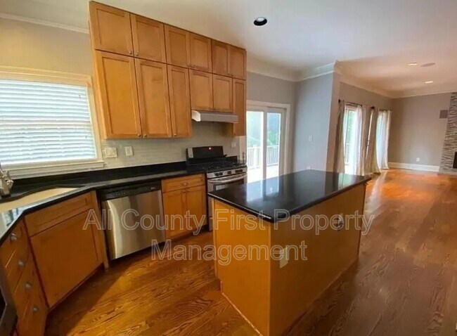 Photo - 1242 Wildcliff Pkwy NE