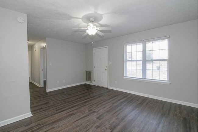 Photo - 303 Ashley St