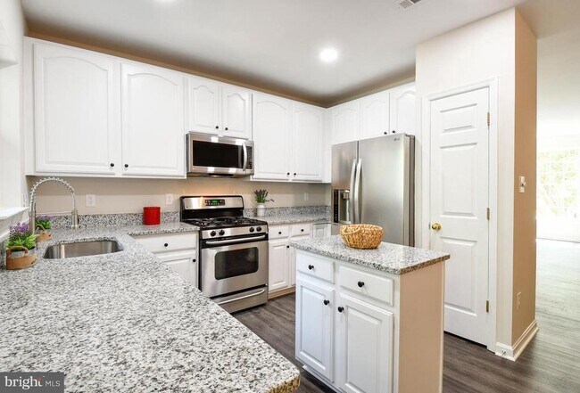 Photo - 3802 Koval Ln
