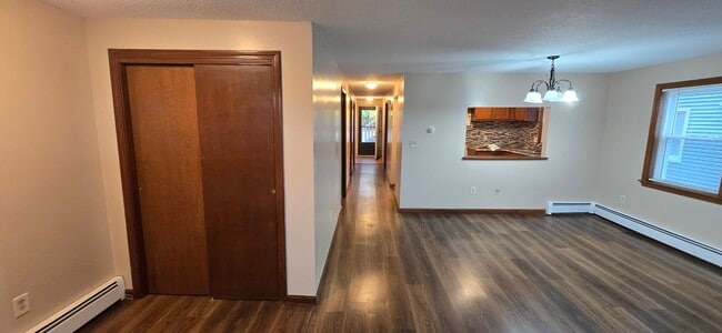 Building Photo - 2319 Main St