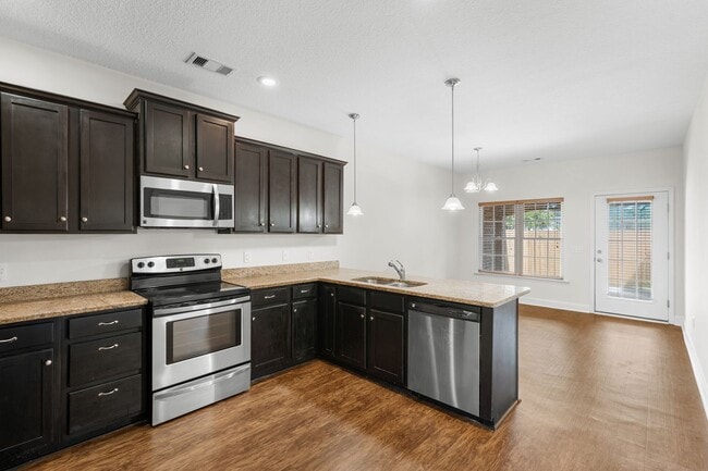 108 Ledbury Cove