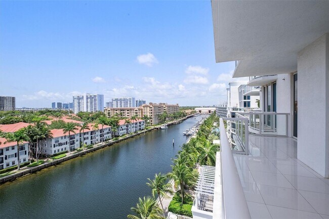 Photo - 3030 NE 188th St Unidad 609