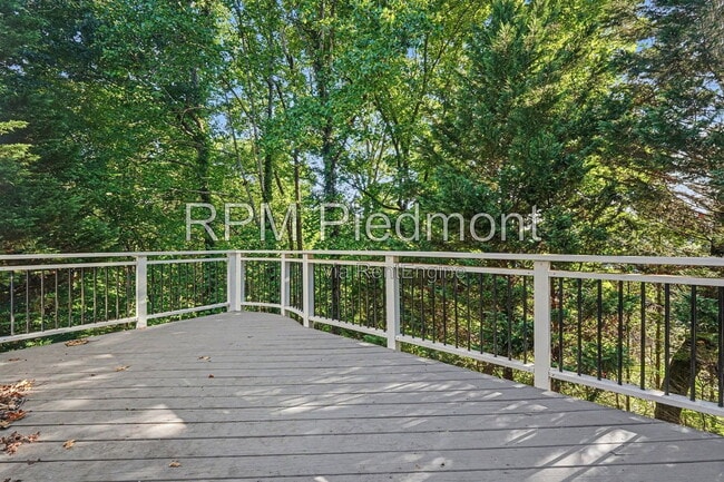 Photo - 550 Claudel Ct SW