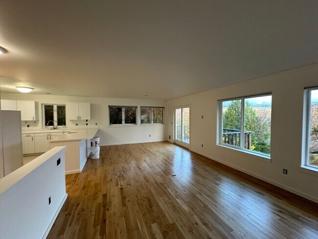 Photo - 2 Bedroom Duplex For Rent In Hood River Unit 418